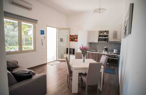 Montevago Apartment | Modern Apartment with Pool, Garden, Wi-Fi, Terrace, Barbecue, Air Conditioning