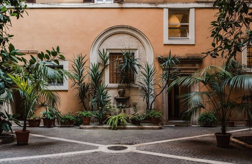 Rione VIII Sant'Eustachio Apartment | Modern Flat in Historic Rome Center
