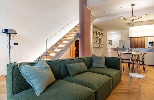 Ponte Seveso Apartment | Modern Loft with Projector e Private Garden, Central Station