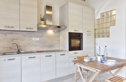 Capoliveri Apartment | Monolocale in villa d'epoca