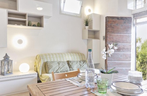 Capoliveri Apartment | Monolocale in villa d'epoca