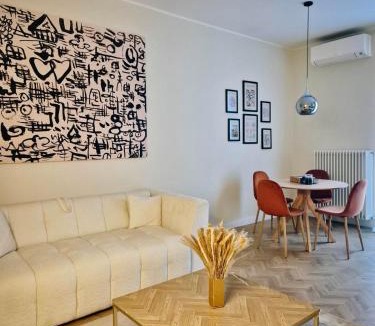 Magenta Apartment | Monti26