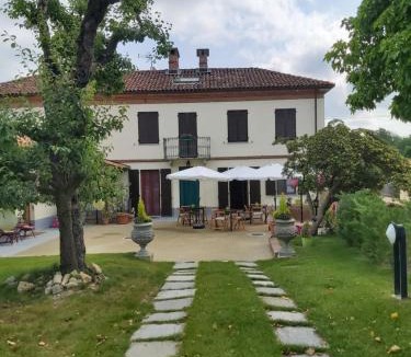 Mongardino House | Moon Garden