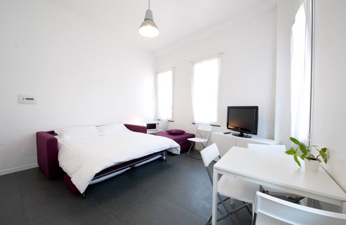 Quartieri Spagnoli Apartment | Nardones Studio Apartment by Wonderful Italy