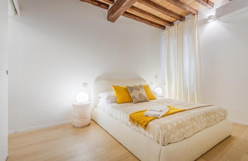 Old Town Apartment | Nebbia sul Naviglio - Rua Frati 34 Palace by MoVeBNB