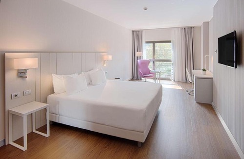 Lecco Hotel | NH Lecco Pontevecchio