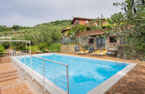 Pieve a Nievole Apartment | Nice apartment for 4 guests with hot tub, WIFI, pool, A/C, TV, patio and pets allowed