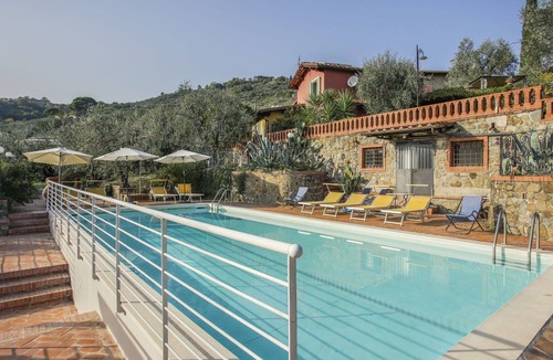 Pieve a Nievole Apartment | Nice apartment for 4 guests with hot tub, WIFI, pool, A/C, TV, patio and pets allowed