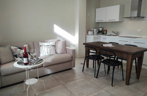 Olgiasca Apartment | Nice apartment for 2 people with WIFI, TV, terrace and pets allowed
