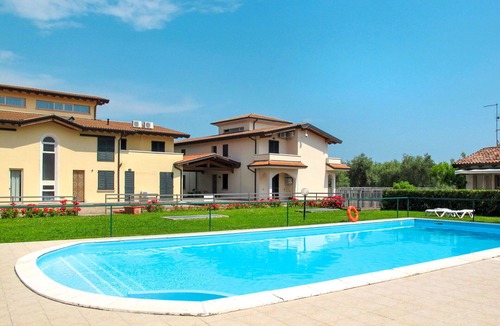 Cunettone-villa Apartment | Nice apartment for 6 people with pool, A/C, WIFI, TV, balcony and pets allowed
