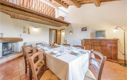 Larciano Apartment | Nice Apartment In Larciano Pt