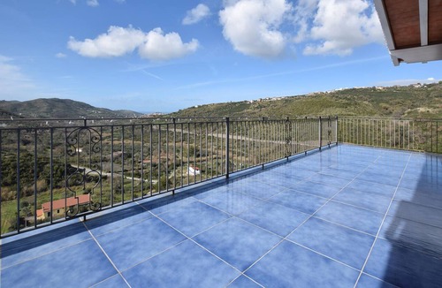 Laureana Cilento Apartment | Nice apartment in Laureana Cilento