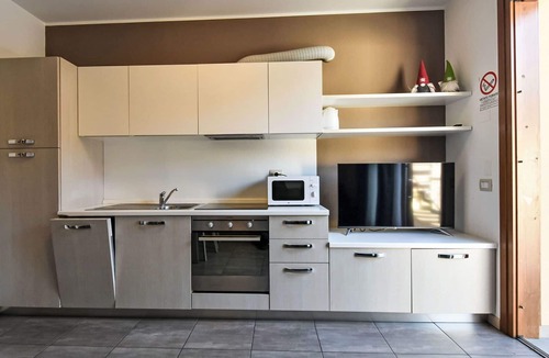 Spinone Al Lago Apartment | Nice apartment for 6 people with pool, WIFI, A/C, TV and terrace