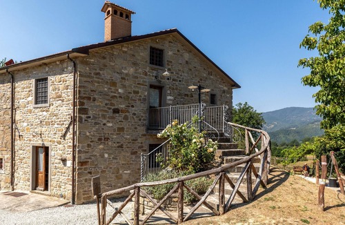 Pieve Santo Stefano House | Nice home in Pieve Santo Stefano