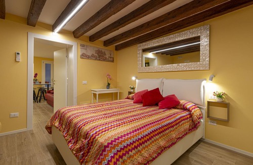 Santa Croce House | NINA'S ACCOMMODATIONS IN VENICE CENTER