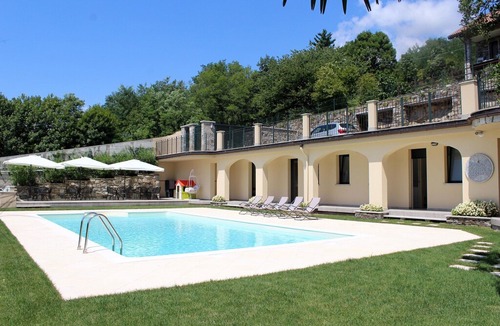 Mergozzo Apartment | Oleandro 2 apartment in Mergozzo with pool