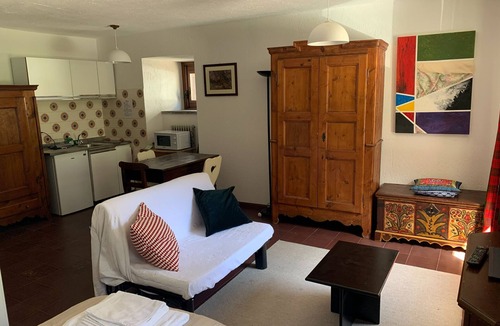 Pallusieux Apartment | Open space/studio with garden in traditional farm house