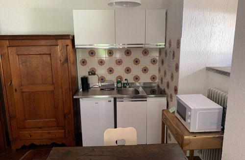 Pallusieux Apartment | Open space/studio with garden in traditional farm house