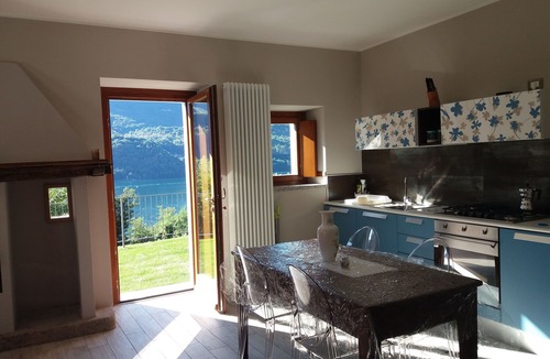 Crabbia House | ORTA LAKE - WHOLE HOUSE- LAKE VIEW WITH GARDEN AND BEACH