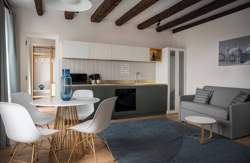 Dorsoduro Apartment | Palazzo Dei Guardiani