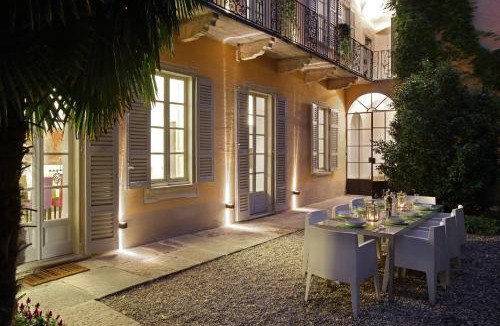 Vacciago Villa | Palazzo dei Leoni