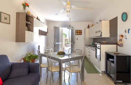 Santa Maria del Focallo Apartment | Pet-Friendly Apartment 'La Casa di Ulisse'