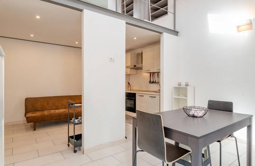 Turin Apartment | Quadriloft by Happyhostorino
