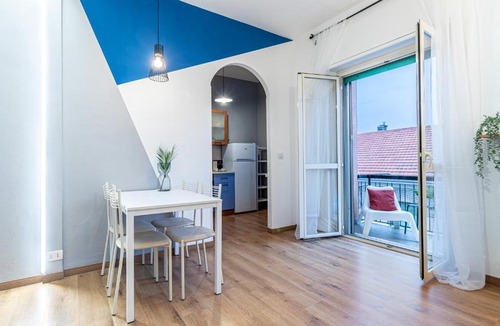 Santhia Apartment | Quick Home - Agatha