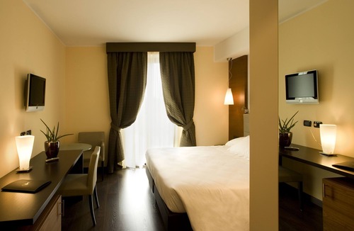 Barzano Hotel | Red's Redaelli Hotel