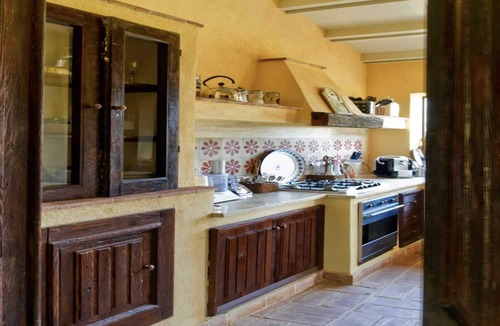 Castelvetrano Villa | Refined villa embellished by a large green park