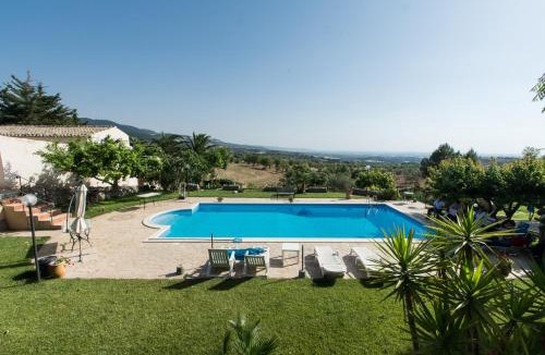 Chiaramonte Gulfi House | Relais Case Passamonte Resort & Rooms
