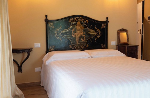 Suzzano House | Relais Monastero
