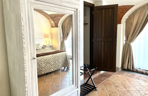 Montalto Bed & Breakfast | Relais Palazzo Paleologi - Secolo XIV