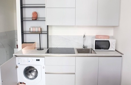 Tricolore Apartment | Relax Studio in Risorgimento/Piazza V Giornate!