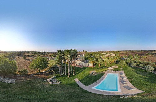 Noto Villa | Relaxation Oasis in Val di Noto: Villa with 5 ensuite rooms for 11 guests