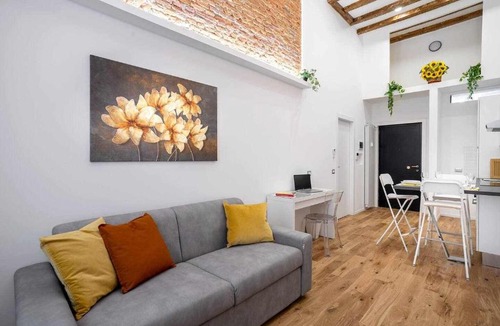 San Marco Apartment | Rent Apartment - Duomo Brera - Elegant Suite in Design District