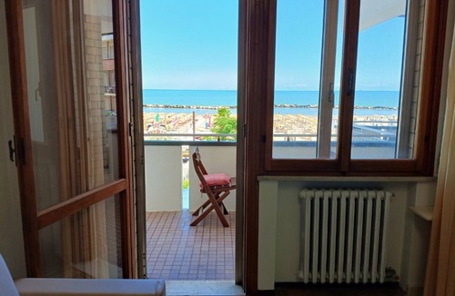 Torre Pedrera Apartment | RN003 - Torre Pedrera, exclusive three-room beachfront apartment with balcony