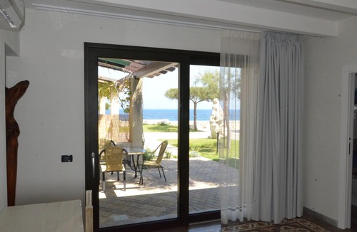 Roca Vecchia House | Roca Vecchia: Villa on the sea, with garden and veranda!