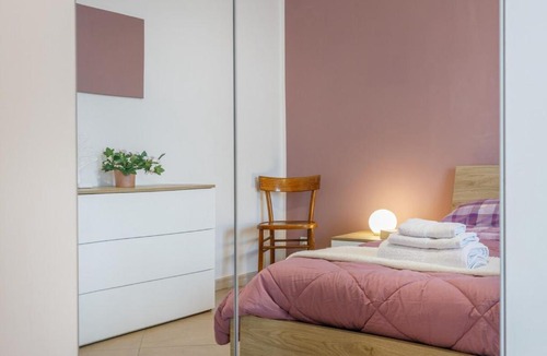 San Faustino-Madonnina-Quattroville Apartment | Romantic and confortable maison Parking & Wifi free