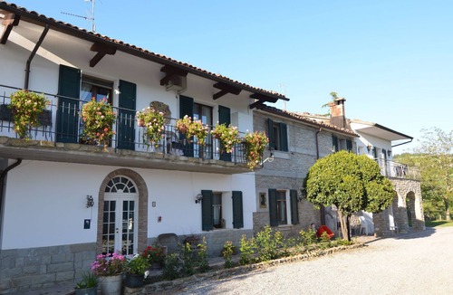 Modigliana Apartment | Romantic Stay with Pool
