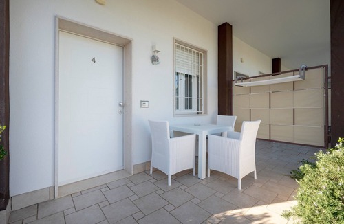Torre Canne Apartment | Room 4 with Shared Garden