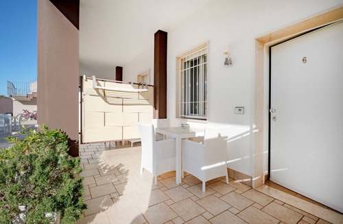 Torre Canne Apartment | Room 6 with Shared Garden