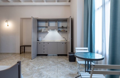 Licata Apartment | Room 'Al Duomo - Camera King' with Shared Terrace, Wi-Fi and Air Conditioning