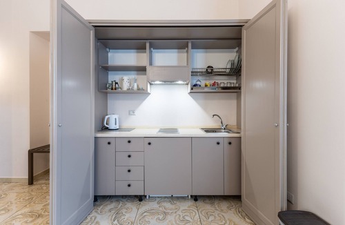Licata Apartment | Room 'Al Duomo - Camera King' with Shared Terrace, Wi-Fi and Air Conditioning