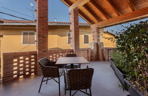 Borgomanero Apartment | Room 'Baloss' with Mountain View, Wi-Fi, and Air Conditioning
