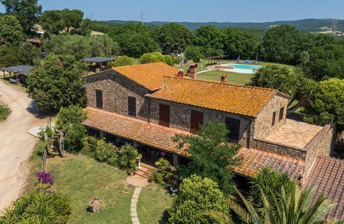 Massa Marittima Apartment | Room 'Camera 4 - Campo Ruffaldo' with Shared Pool, Wi-Fi and Air Conditioning
