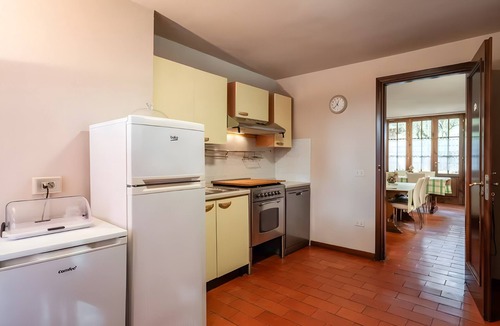 Fucecchio House | Room 'Camera Terra' with Shared Pool, Wi-Fi, and Air Conditioning