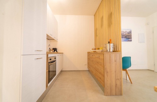 Conversano Apartment | Room 'Estro' with Shared Terrace, Wi-Fi and Air Conditioning