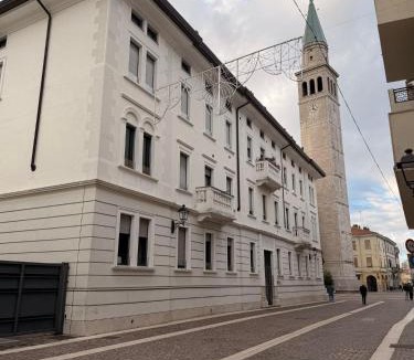 Monfalcone Apartment | Rose e Frutta - Silver Moon