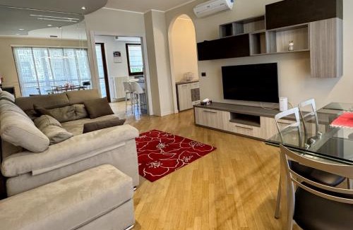 Madonna di Tirano Apartment | Rosso di sera - ampio appartamento in centro